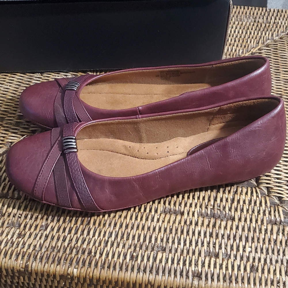 Burgundy Sofft ballet flats